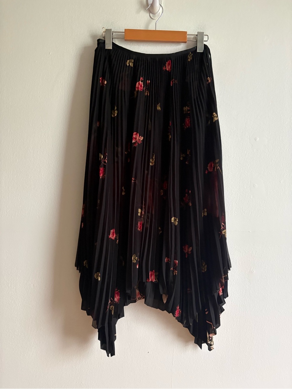 Aritzia Wilfred Sz 2 Black Dubois Floral Pleated Asymmetrical Hem Midi Skirt - Picture 2 of 9